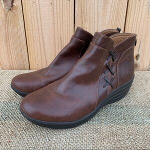 Jaclyn Brown Women’s Booties Size 9 Boots